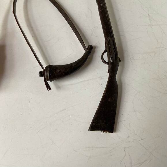 Vintage Marx Johnny West Wilderness Scout Daniel Boone Hat Bear Claw Rifle Horn - Picture 12 of 12